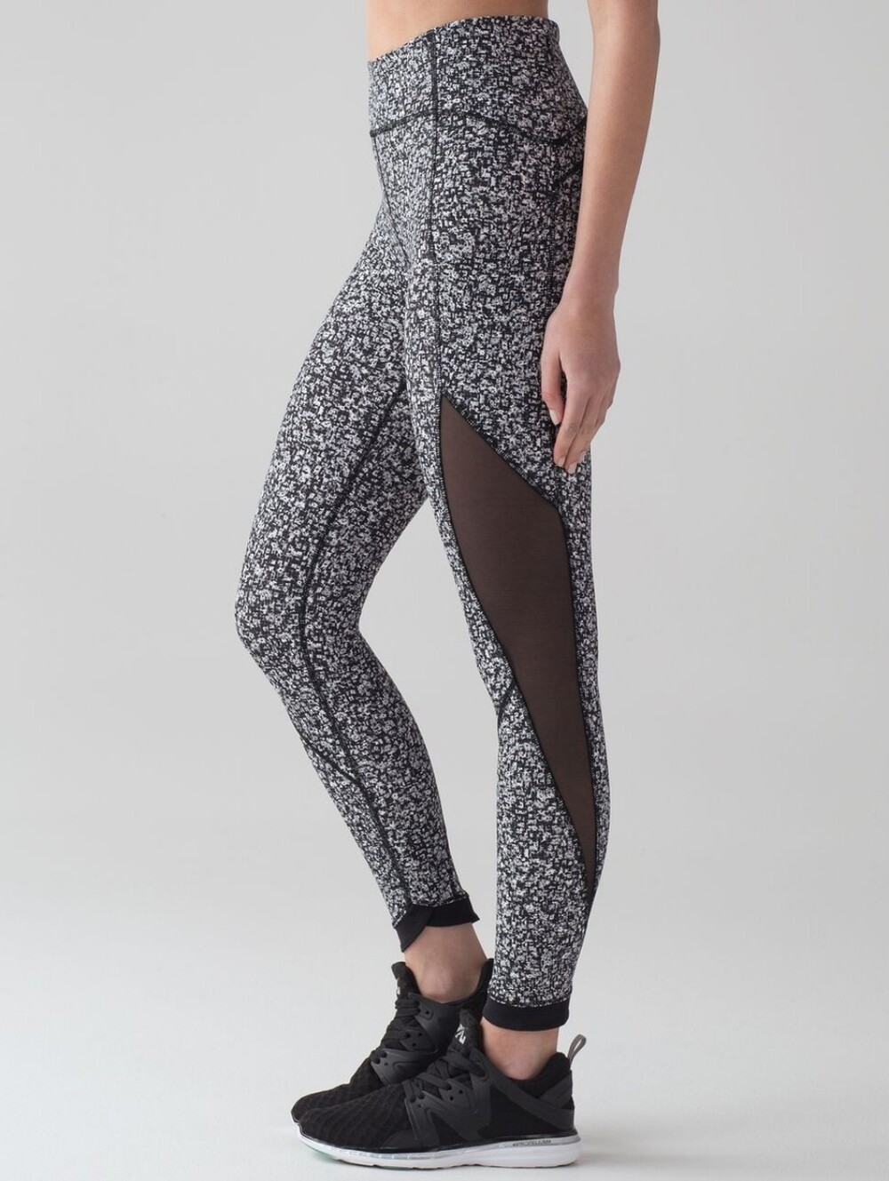 Lululemon Invigorate 7/8 Tight Size 6 Black And White Legging W5AKLS Pockets